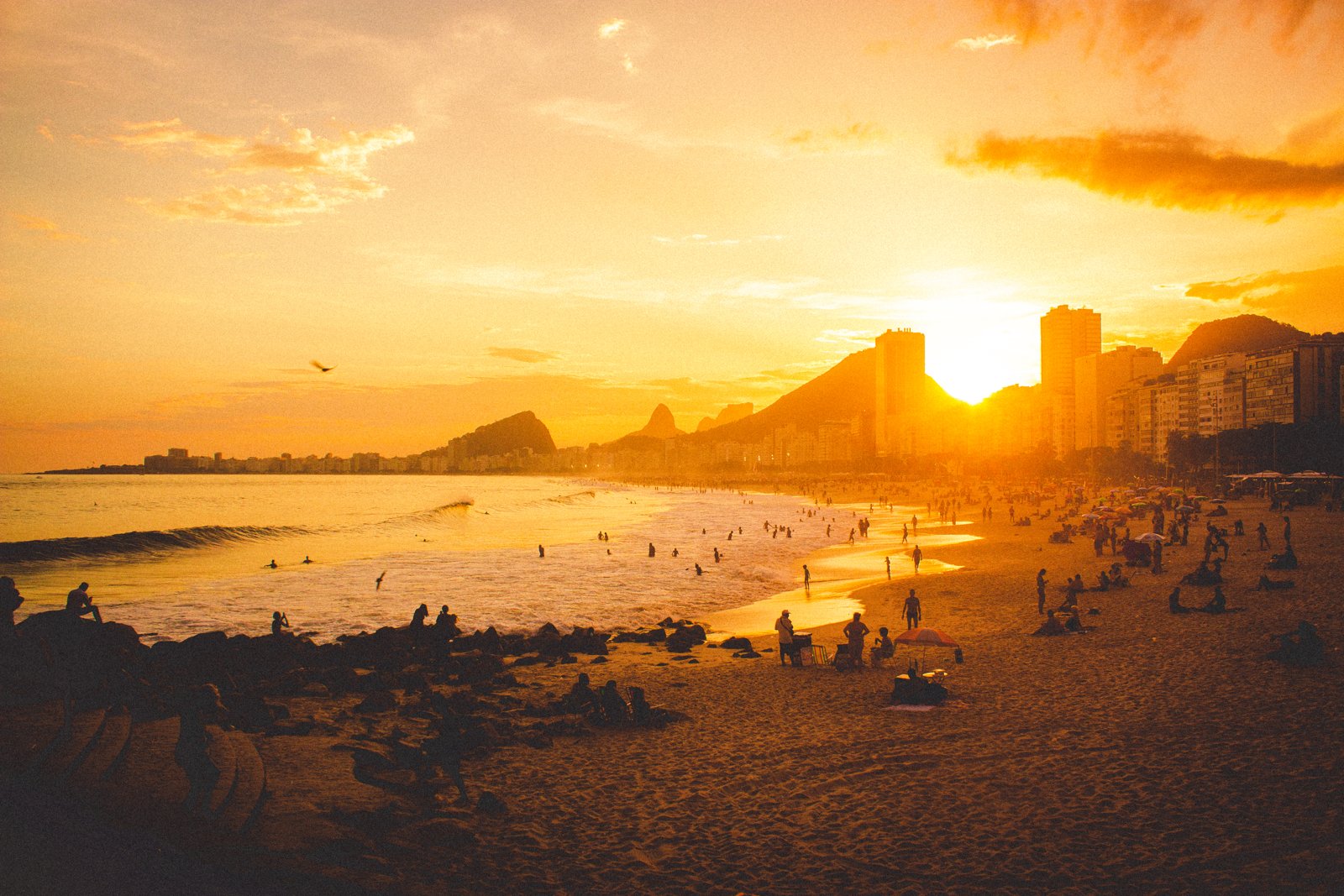 Fondue no Skylab: inverno esquenta com vista pra Copacabana