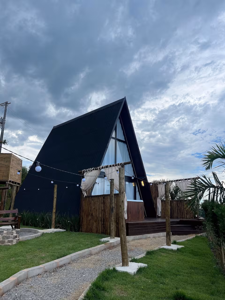 Cabana Cavalo Marinho em Perocão, Guarapari/ES — fachada da unidade Argos premium na zona norte do município, próxima à orla