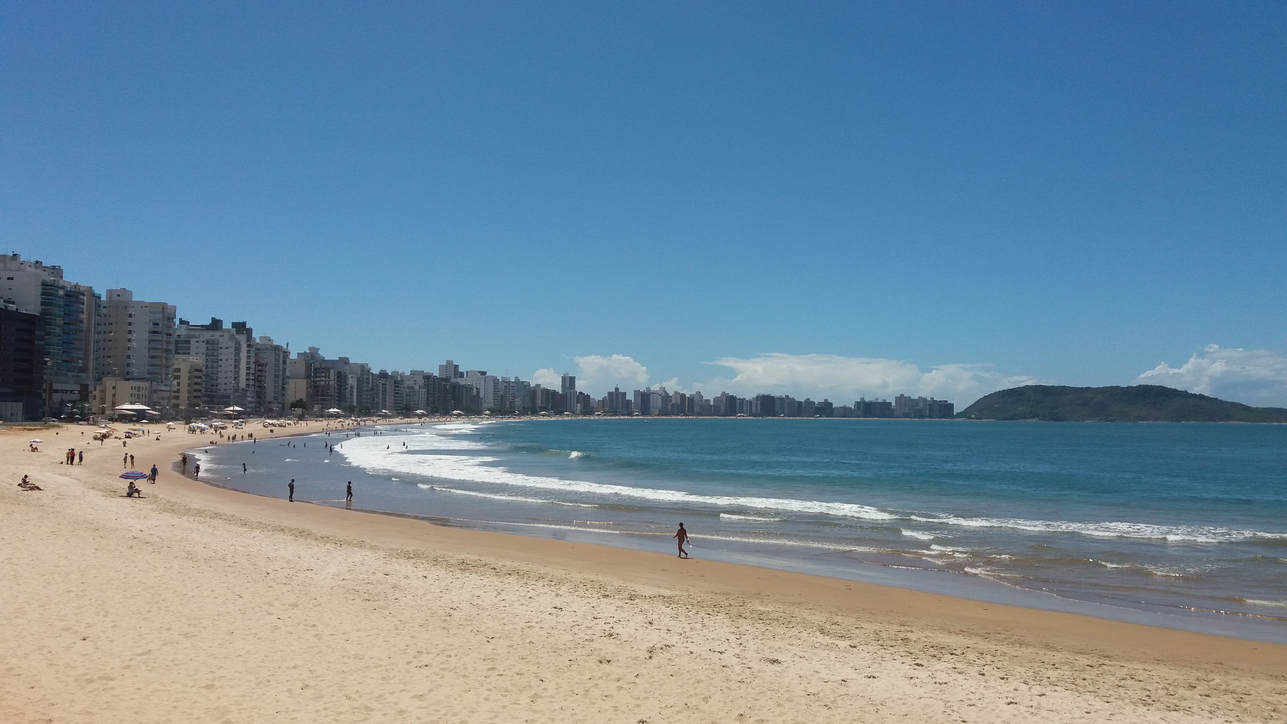 Praia do Morro: a orla mais viva e badalada de Guarapari